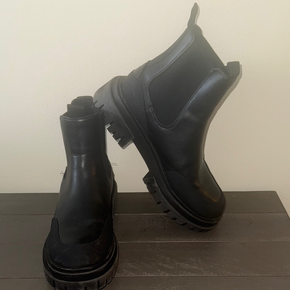 Steve Madden Women’s  10M Black Boots